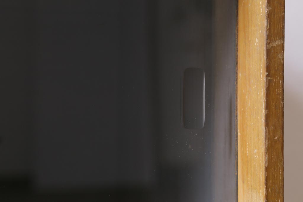 【簡易リペア限定品】レトロ家具　昭和レトロ　ダイヤガラス入り　古い木の落ち着いた雰囲気が魅力のブックケース(本棚、本箱)(R-038442)