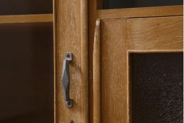 【簡易リペア限定品】レトロ家具　昭和レトロ　ダイヤガラス入り　古い木の落ち着いた雰囲気が魅力のブックケース(本棚、本箱)(R-038442)