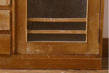 【簡易リペア限定品】レトロ家具　昭和レトロ　ダイヤガラス入り　古い木の落ち着いた雰囲気が魅力のブックケース(本棚、本箱)(R-038442)