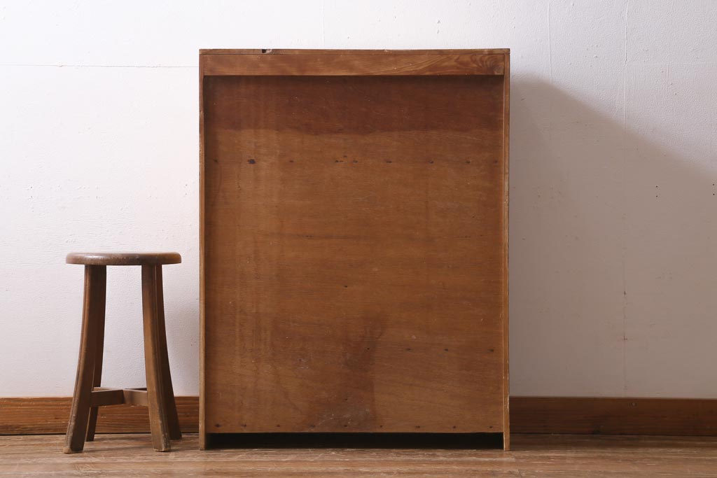 【簡易リペア限定品】レトロ家具　昭和レトロ　ダイヤガラス入り　古い木の落ち着いた雰囲気が魅力のブックケース(本棚、本箱)(R-038442)