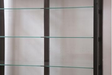 アンティーク家具　和製アンティーク　大正昭和初期　天枠付き!　大正ロマンスタイルにおすすめの薄型ガラスケース(ショーケース、陳列棚)(R-038449)