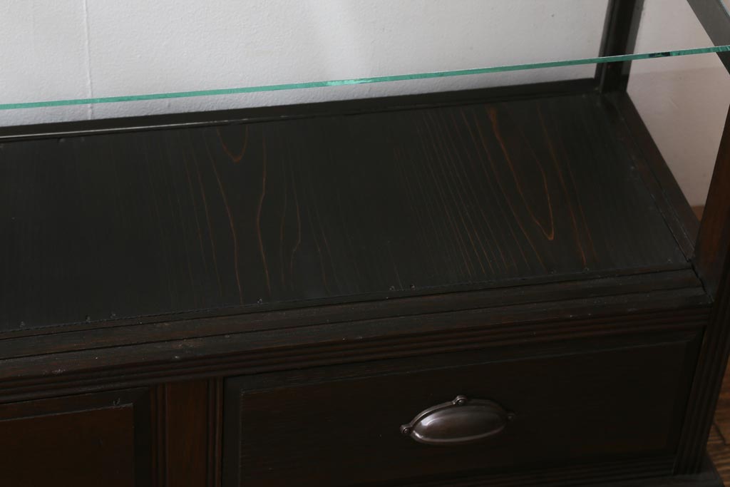 アンティーク家具　和製アンティーク　大正昭和初期　天枠付き!　大正ロマンスタイルにおすすめの薄型ガラスケース(ショーケース、陳列棚)(R-038449)