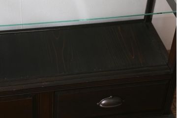 アンティーク家具　和製アンティーク　大正昭和初期　天枠付き!　大正ロマンスタイルにおすすめの薄型ガラスケース(ショーケース、陳列棚)(R-038449)
