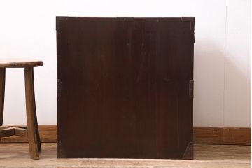 アンティーク家具　明治期　前面ケヤキ玉杢材　厚手の金具が目を引く庄内小箪笥(重ね箪笥、衣装箪笥)(R-038452)