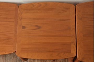 ビンテージ家具　イギリスビンテージ　チーク材　Nathan(ネイサン)社　珍しいデザインのネストテーブル(サイドテーブル)(R-038453)