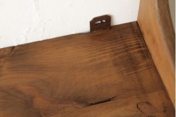 アンティーク家具　フランスアンティーク　パイン材　おしゃれな壁掛けディッシュラック(皿立て、プレートラック、ウォールシェルフ、壁掛け収納棚)(R-038458)