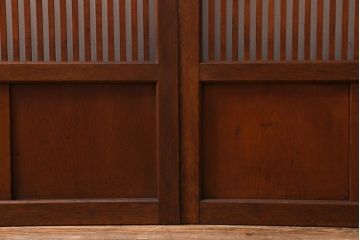 アンティーク建具　昭和中期　味わい深い木味が魅力のガラス入り格子戸2枚セット(引き戸、建具)(R-038461)