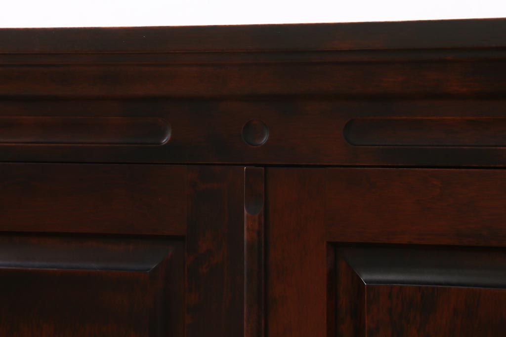 中古　神居民芸家具　樺材　洗練された佇まいが魅力のローボード(サイドボード、テレビボード、収納棚)(R-038463)