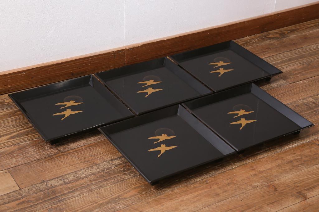 和製アンティーク　アンティーク雑貨　和の風情漂う蒔絵木製お盆5枚セット(お膳、トレー)(R-038466)