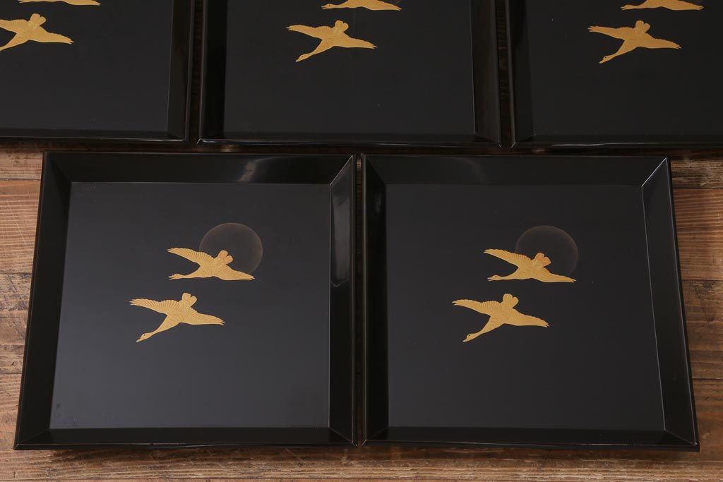 和製アンティーク　アンティーク雑貨　和の風情漂う蒔絵木製お盆5枚セット(お膳、トレー)(R-038466)