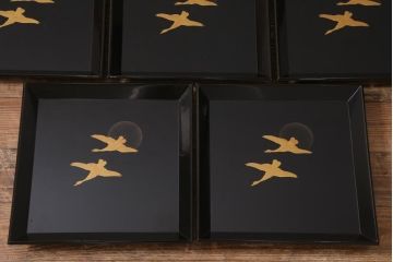 和製アンティーク　アンティーク雑貨　和の風情漂う蒔絵木製お盆5枚セット(お膳、トレー)(R-038466)