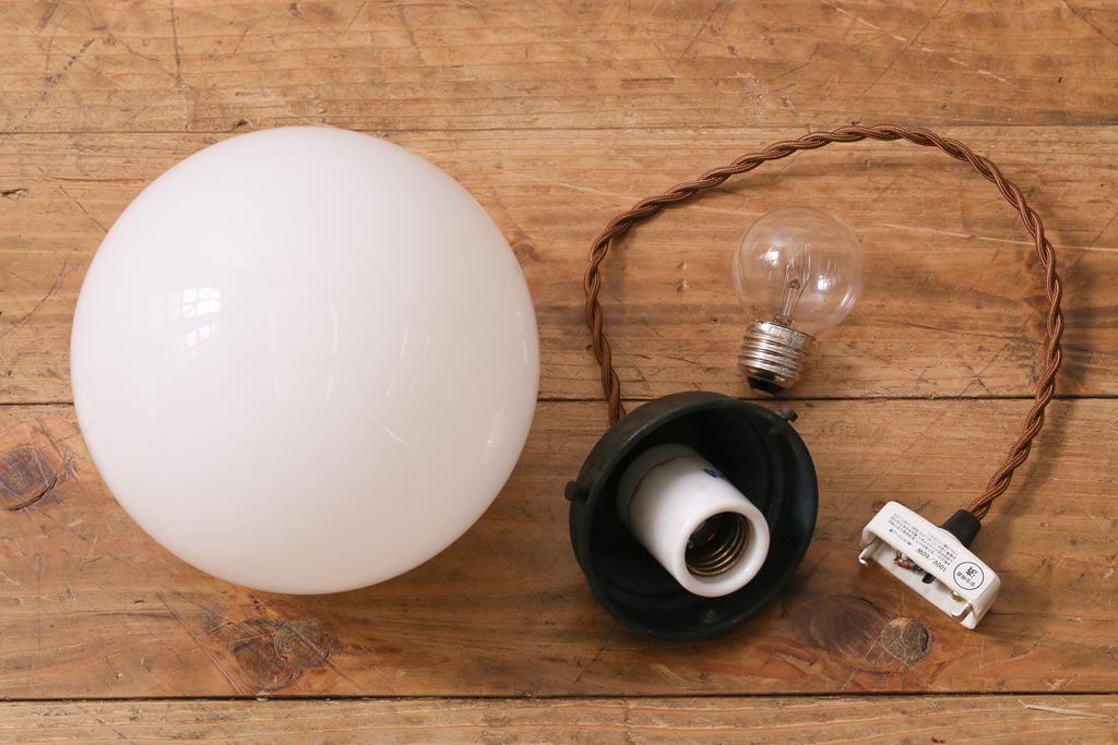 アンティーク照明　昭和初期　懐かしい雰囲気漂うペンダントライト(天井照明、電傘、吊り照明)(R-038469)