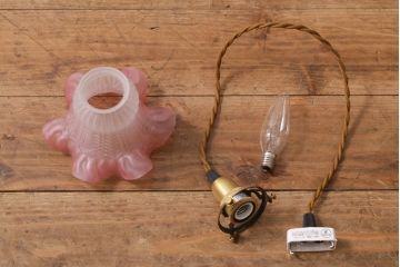 ヴィンテージ照明　フランスビンテージ　淡いピンクのフリルシェードが可愛らしいペンダントライト(天井照明、吊り下げ照明)(R-038477)