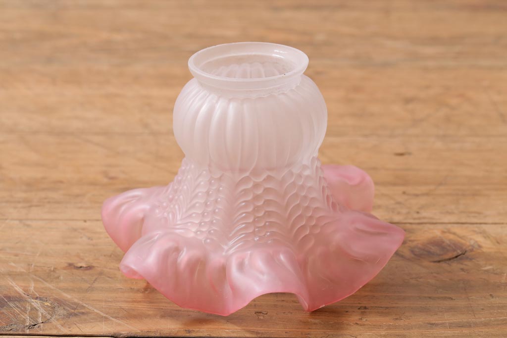 ヴィンテージ照明　フランスビンテージ　淡いピンクのフリルシェードが可愛らしいペンダントライト(天井照明、吊り下げ照明)(R-038477)