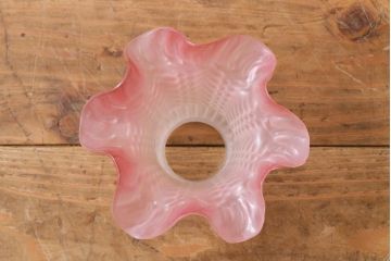 ヴィンテージ照明　フランスビンテージ　淡いピンクのフリルシェードが可愛らしいペンダントライト(天井照明、吊り下げ照明)(R-038477)