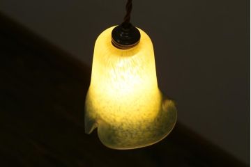 ヴィンテージ照明　フランスビンテージ　フリルシェードが花のようなペンダントライト(天井照明、吊り下げ照明)(R-038478)