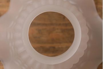 ヴィンテージ照明　フランスビンテージ　乳白色のフリルシェードが素敵なペンダントライト(天井照明、吊り下げ照明)(R-038479)