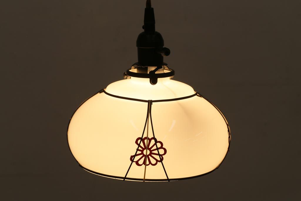 アンティーク照明　菊菱模様が目を引く小振りな吊り下げ照明(天井照明、ペンダントライト、電笠)(R-038481)