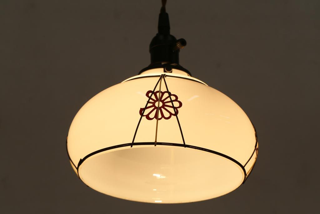 アンティーク照明　菊菱模様が目を引く小振りな吊り下げ照明(天井照明、ペンダントライト、電笠)(R-038481)