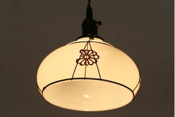アンティーク照明　菊菱模様が目を引く小振りな吊り下げ照明(天井照明、ペンダントライト、電笠)(R-038481)