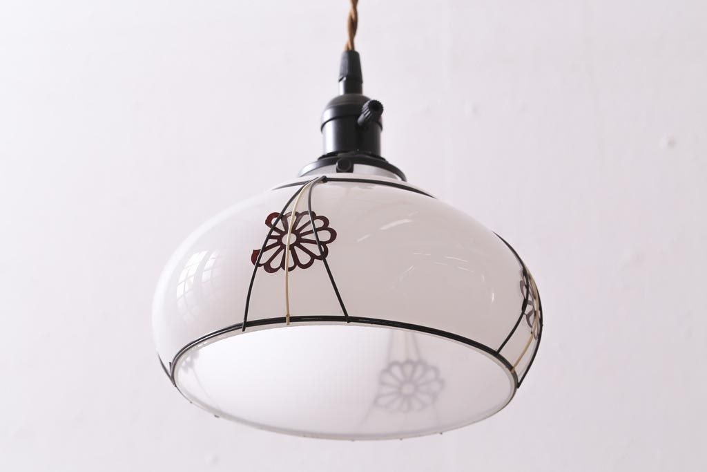 アンティーク照明　菊菱模様が目を引く小振りな吊り下げ照明(天井照明、ペンダントライト、電笠)(R-038481)