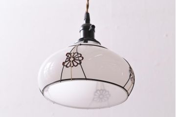 アンティーク照明　菊菱模様が目を引く小振りな吊り下げ照明(天井照明、ペンダントライト、電笠)(R-038481)