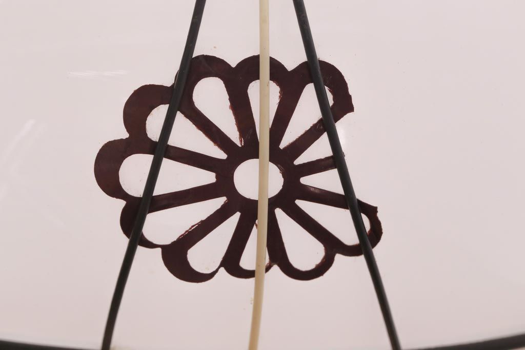 アンティーク照明　菊菱模様が目を引く小振りな吊り下げ照明(天井照明、ペンダントライト、電笠)(R-038481)