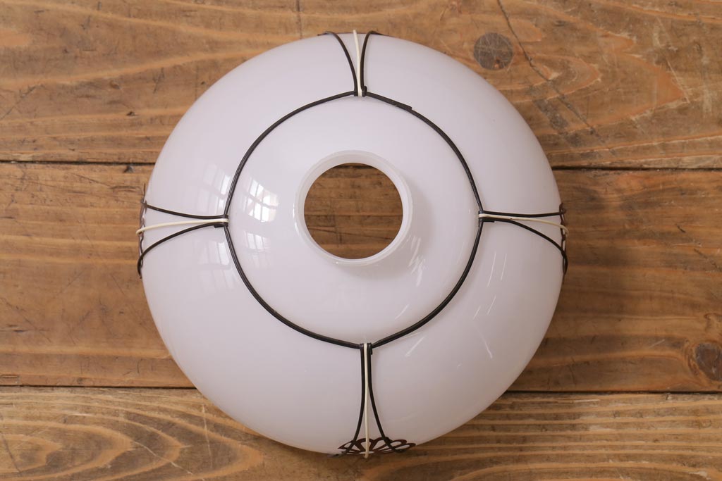 アンティーク照明　菊菱模様が目を引く小振りな吊り下げ照明(天井照明、ペンダントライト、電笠)(R-038481)