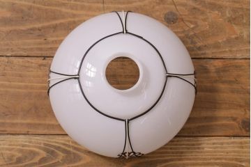 アンティーク照明　菊菱模様が目を引く小振りな吊り下げ照明(天井照明、ペンダントライト、電笠)(R-038481)