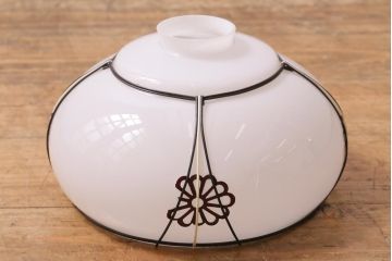 アンティーク照明　菊菱模様が目を引く小振りな吊り下げ照明(天井照明、ペンダントライト、電笠)(R-038481)