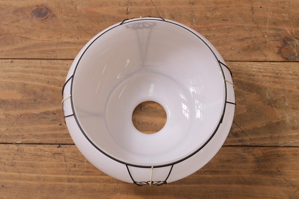 アンティーク照明　菊菱模様が目を引く小振りな吊り下げ照明(天井照明、ペンダントライト、電笠)(R-038481)