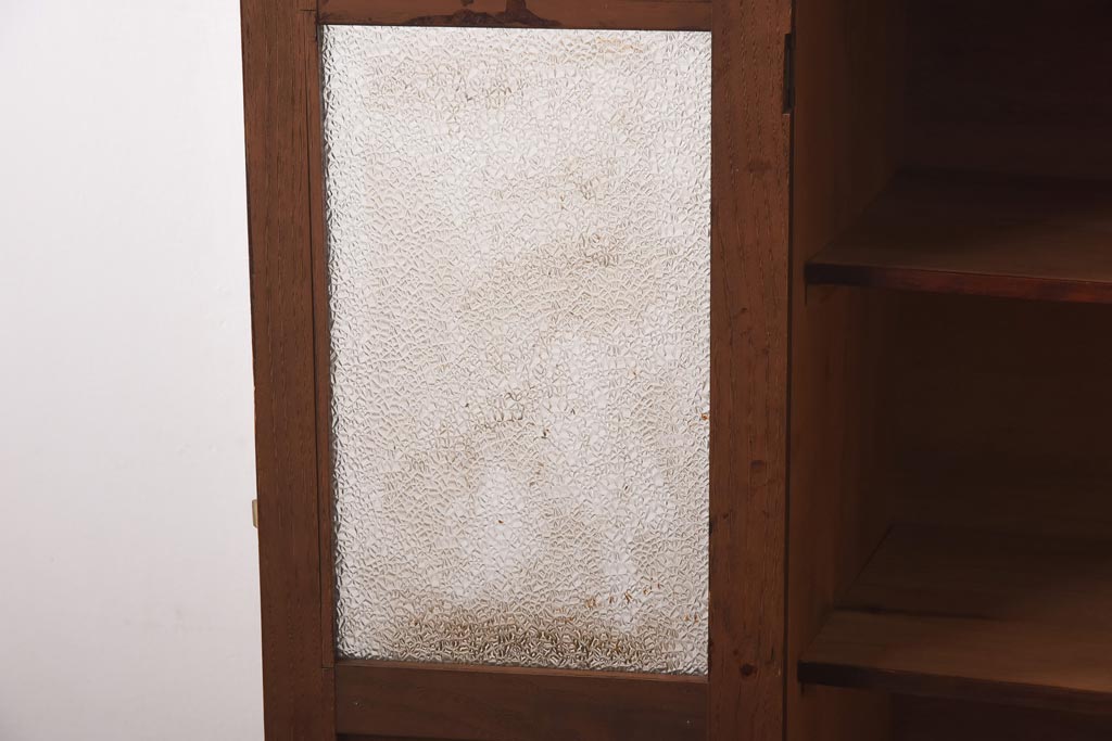 アンティーク家具　和製アンティーク　ダイヤガラス　レトロな雰囲気が味のある古い本箱(収納棚、ブックケース)(R-038483)