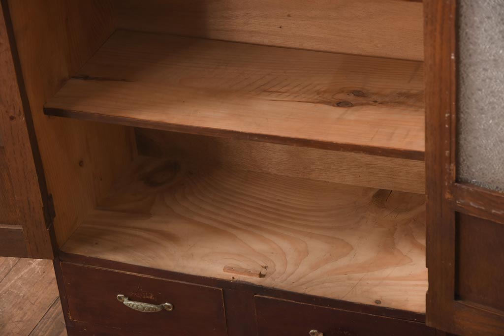 アンティーク家具　和製アンティーク　ダイヤガラス　レトロな雰囲気が味のある古い本箱(収納棚、ブックケース)(R-038483)