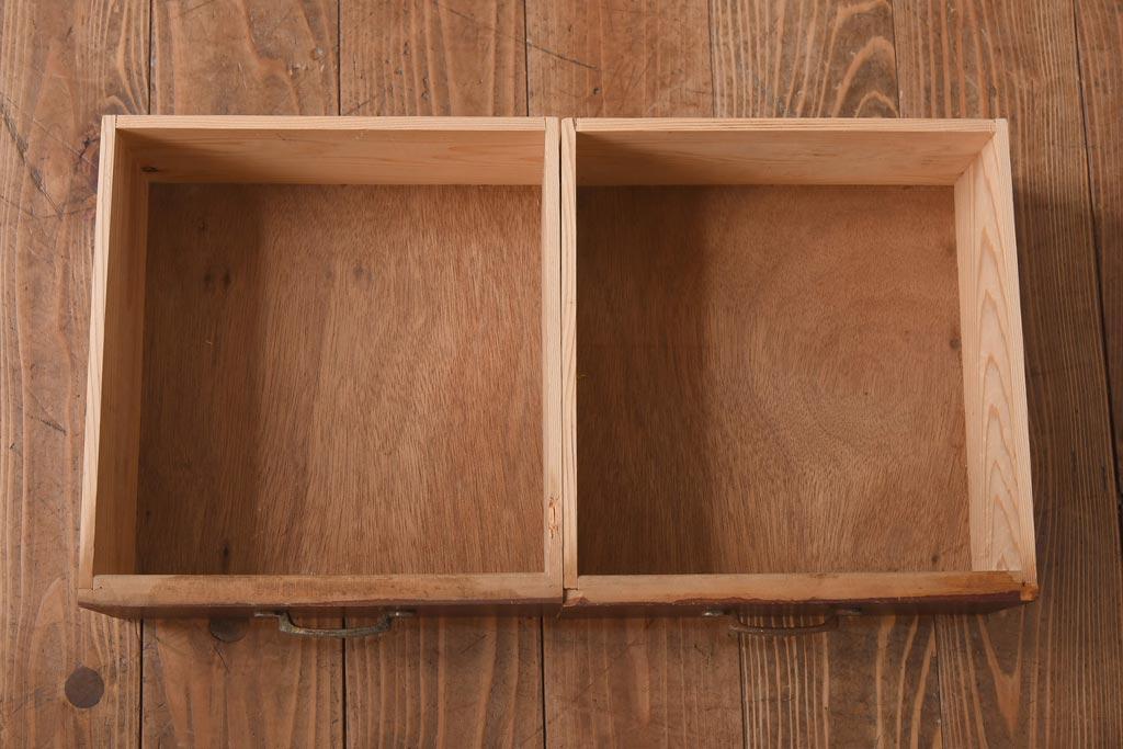 アンティーク家具　和製アンティーク　ダイヤガラス　レトロな雰囲気が味のある古い本箱(収納棚、ブックケース)(R-038483)