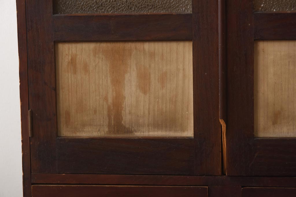 アンティーク家具　和製アンティーク　ダイヤガラス　レトロな雰囲気が味のある古い本箱(収納棚、ブックケース)(R-038483)