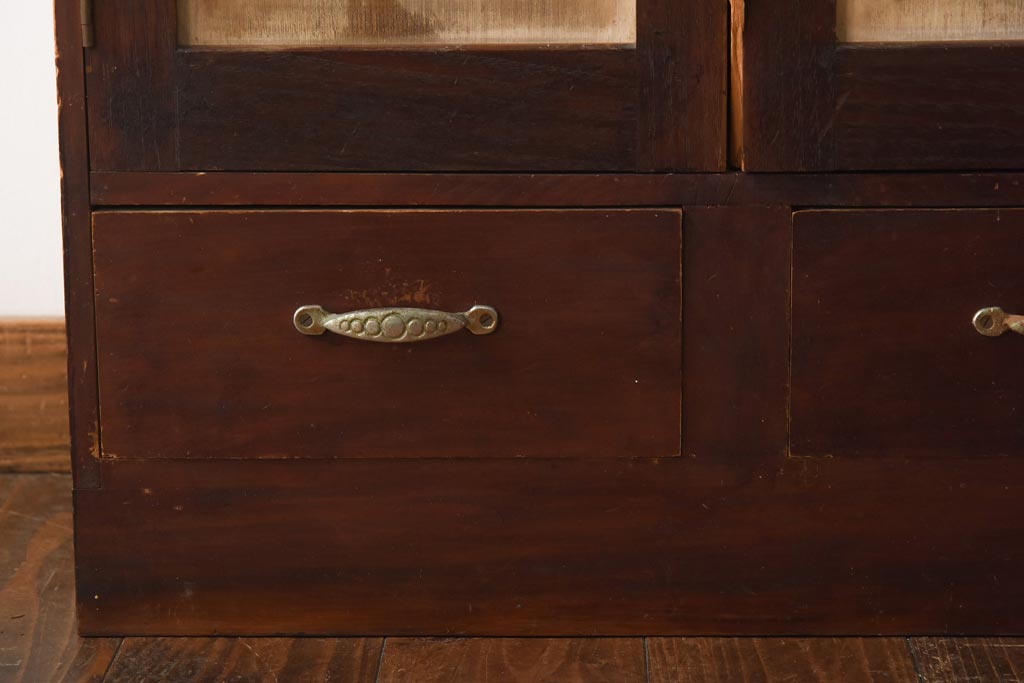 アンティーク家具　和製アンティーク　ダイヤガラス　レトロな雰囲気が味のある古い本箱(収納棚、ブックケース)(R-038483)