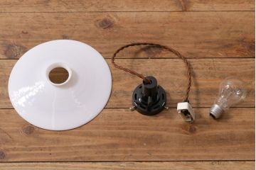 アンティーク照明　戦前　昭和レトロ　昔なつかしい平笠シェードのペンダントライト(天井照明、吊り下げ照明)(R-038484)