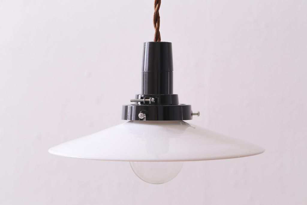 アンティーク照明　戦前　昭和レトロ　昔なつかしい平笠シェードのペンダントライト(天井照明、吊り下げ照明)(R-038485)