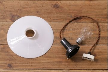 アンティーク照明　戦前　昭和レトロ　昔なつかしい平笠シェードのペンダントライト(天井照明、吊り下げ照明)(R-038485)