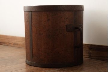 アンティーク雑貨　和製アンティーク　古民具　鉢カバーやディスプレイにもおすすめな一斗枡(マス、升)(R-038493)