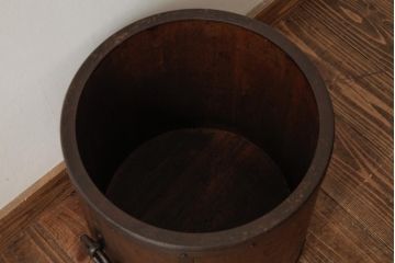 アンティーク雑貨　和製アンティーク　古民具　リング状の取っ手が味のある斗棒付き一斗枡(マス、升)(R-038496)