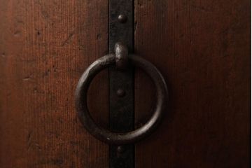 アンティーク雑貨　和製アンティーク　古民具　リング状の取っ手が味のある斗棒付き一斗枡(マス、升)(R-038496)