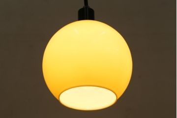 ヴィンテージ照明　イギリスビンテージ　個性的なデザインが目を引くペンダントライト(吊り下げ照明、天井照明)(R-038501)