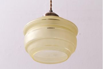 アンティーク照明　イギリスアンティーク　淡いイエローのシェードが可愛らしいペンダントライト(天井照明、吊り下げ照明)(R-038503)