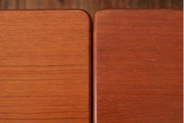 ヴィンテージ家具　北欧ビンテージ　チーク材　木の温もりと美しいフォルムが魅力的なネストテーブル(サイドテーブル、カフェテーブル)(R-038507)