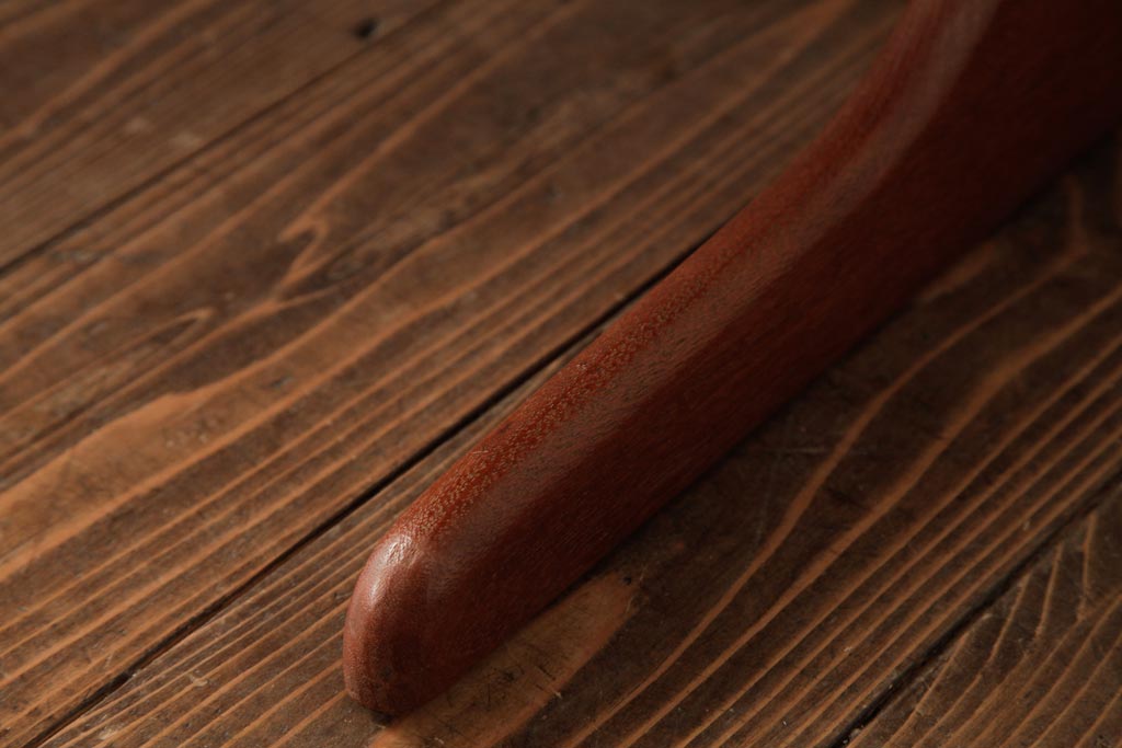 ヴィンテージ家具　北欧ビンテージ　チーク材　木の温もりと美しいフォルムが魅力的なネストテーブル(サイドテーブル、カフェテーブル)(R-038507)