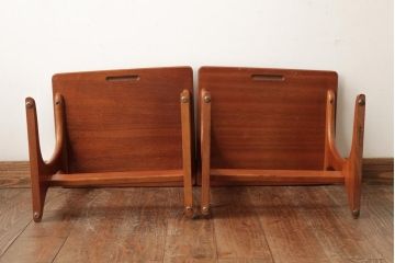 ヴィンテージ家具　北欧ビンテージ　チーク材　木の温もりと美しいフォルムが魅力的なネストテーブル(サイドテーブル、カフェテーブル)(R-038507)