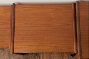 ヴィンテージ家具　北欧ビンテージ　G-PLAN(ジープラン)　チーク材　温かみのある木味のネストテーブル(サイドテーブル)(R-038508)