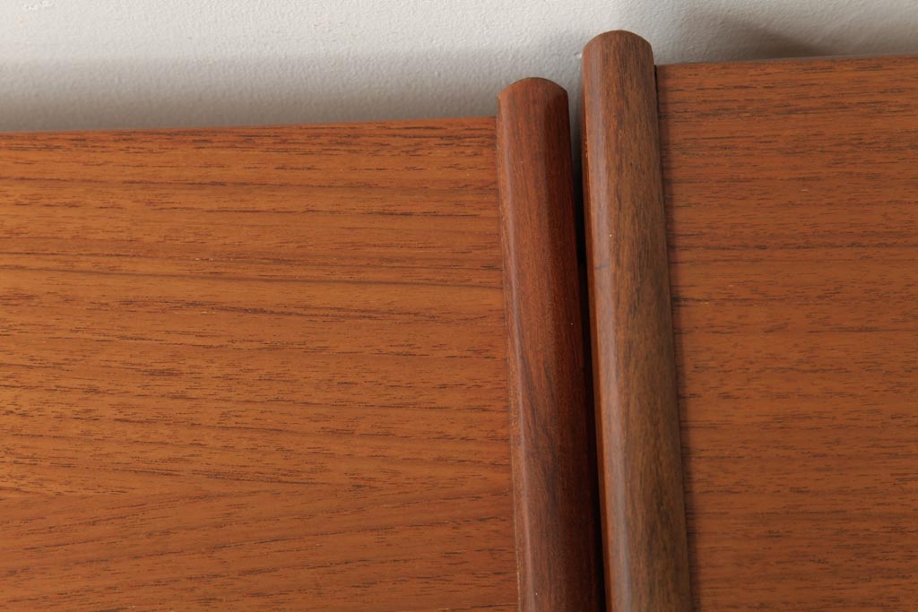 ヴィンテージ家具　北欧ビンテージ　G-PLAN(ジープラン)　チーク材　温かみのある木味のネストテーブル(サイドテーブル)(R-038508)