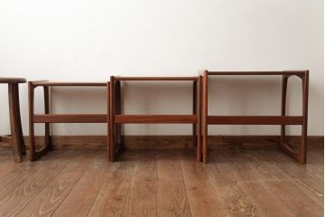 ヴィンテージ家具　北欧ビンテージ　G-PLAN(ジープラン)　チーク材　温かみのある木味のネストテーブル(サイドテーブル)(R-038508)